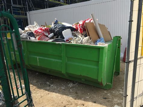 Wywóz odpadów i kontenery odpady maj 2022