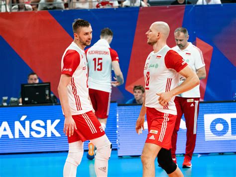 Reprezentanci naszego kraju ograli albańską reprezentację i są o wiele bliżej rywalizowania w barażach! Wyjątkowo trudny mecz polskiego zespołu w zmaganiach kwalifikacyjnych do przyszłorocznych mistrzostw świata!