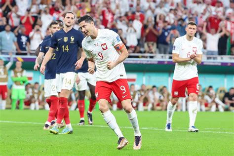 W pierwszym meczu eliminacji do Mistrzostw Europy 2024 narodowa reprezentacja Czech ogrywa kadrą narodową Polski!